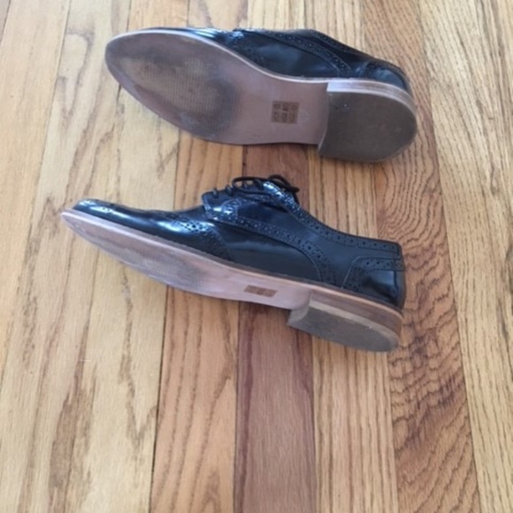 Navy Women's Leather Wingtips Size 6 - Picture 6 of 6